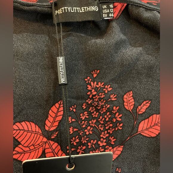 Pretty little thing top NWT - Picture 5 of 8